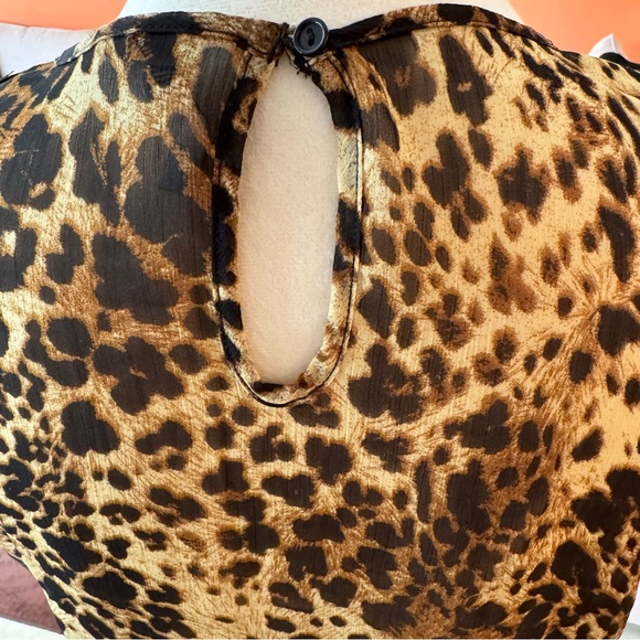 KUT FROM THE KLOTH. Animal Print, Sheer top. Embellishing on front hem. … - Picture 4 of 12